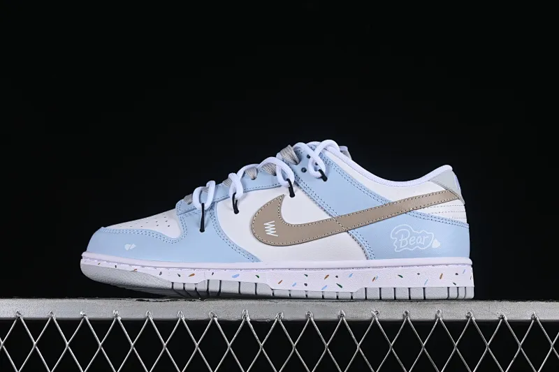 All categories Nk SB Dunk series Nk SB Dunk Low low-top sneakers Nk Dunk Pure "Platinum" Little Bear Story White Blue Brown Simple and versatile SB strap low-top casual sneakers DV0831-101